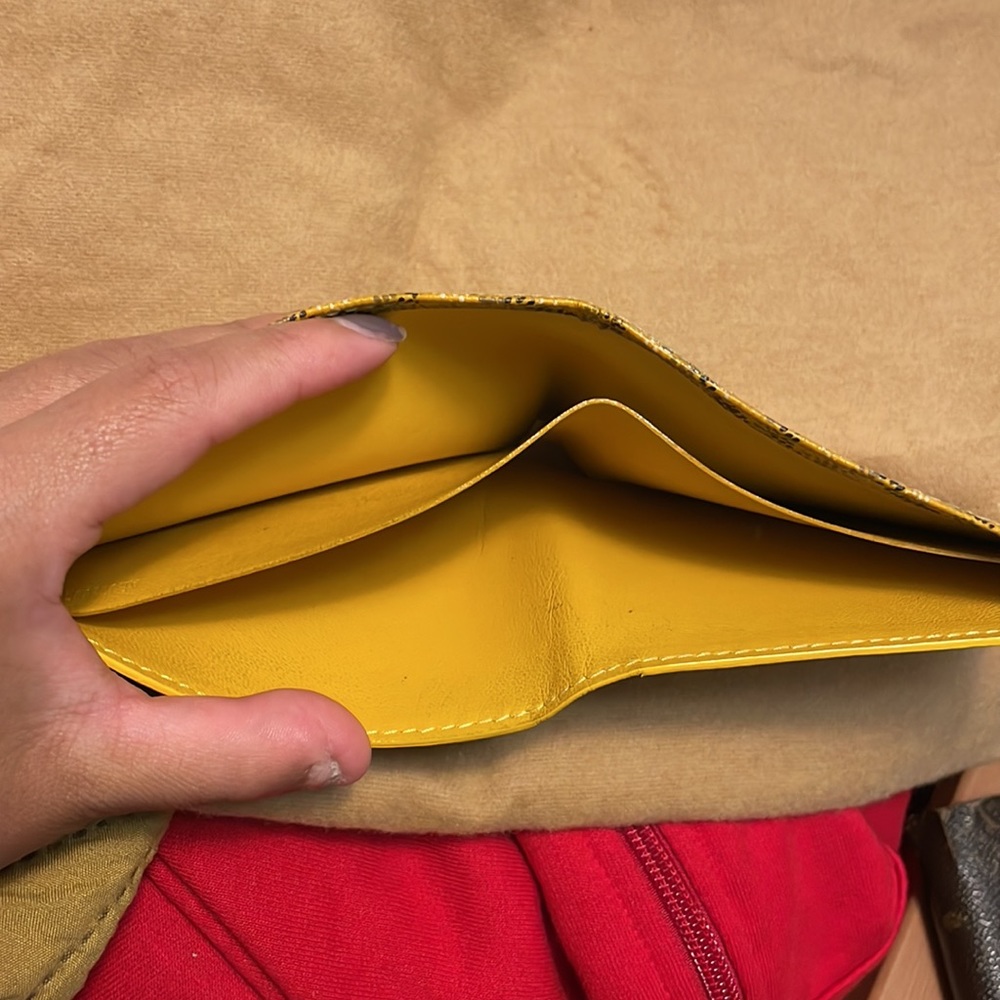 Authentic Goyard K5 Yellow Men’s Wallet - Picture 6 of 7